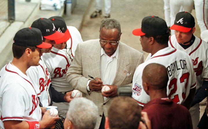 BBN-BRAVES-AARON-AUTOGRAPHS